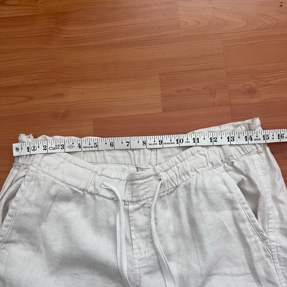 Old Navy Mid Rise Linen Blend Cropped Pants - Picture 5 of 9